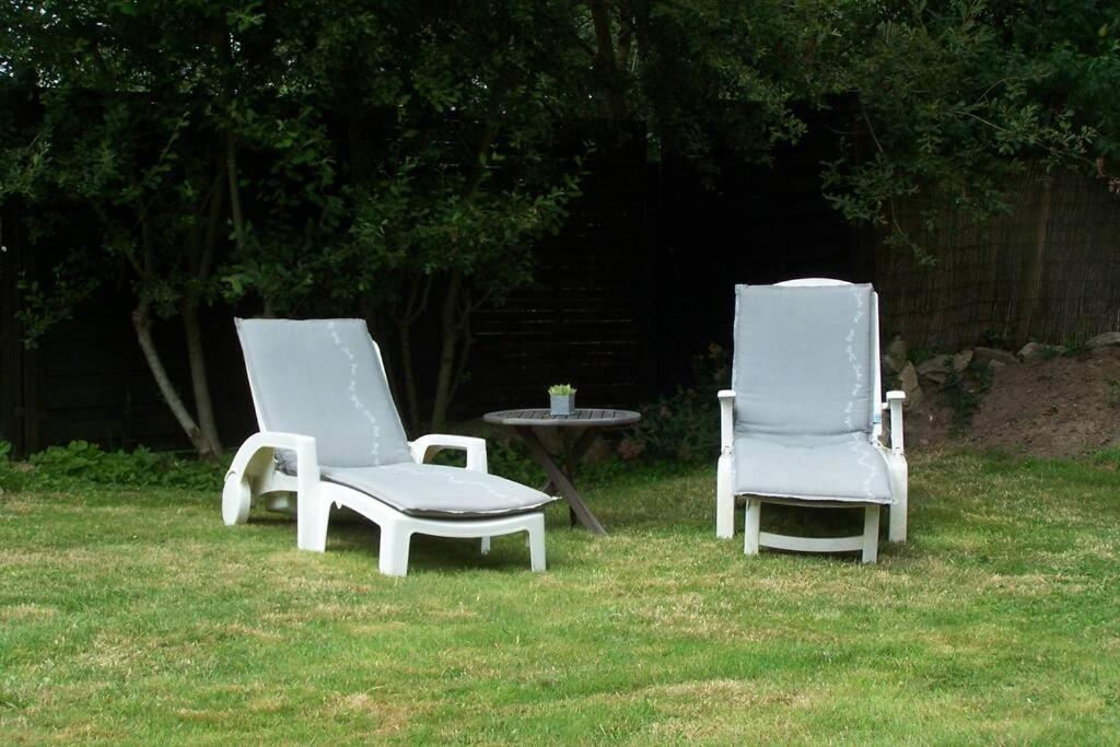 Maison Avec Jardin Clos. Animaux Acceptes - Wifi - Proche Plages De La Trinite Sur Mer Et Carnac Kültér fotó