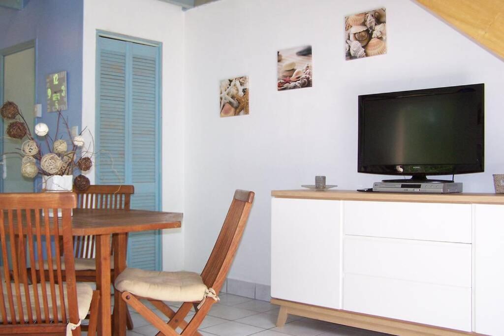 Maison Avec Jardin Clos. Animaux Acceptes - Wifi - Proche Plages De La Trinite Sur Mer Et Carnac Kültér fotó